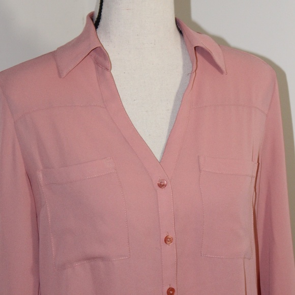 Express, salmon color blouse long sleeve that can roll up and button to 3/4 - Picture 2 of 5